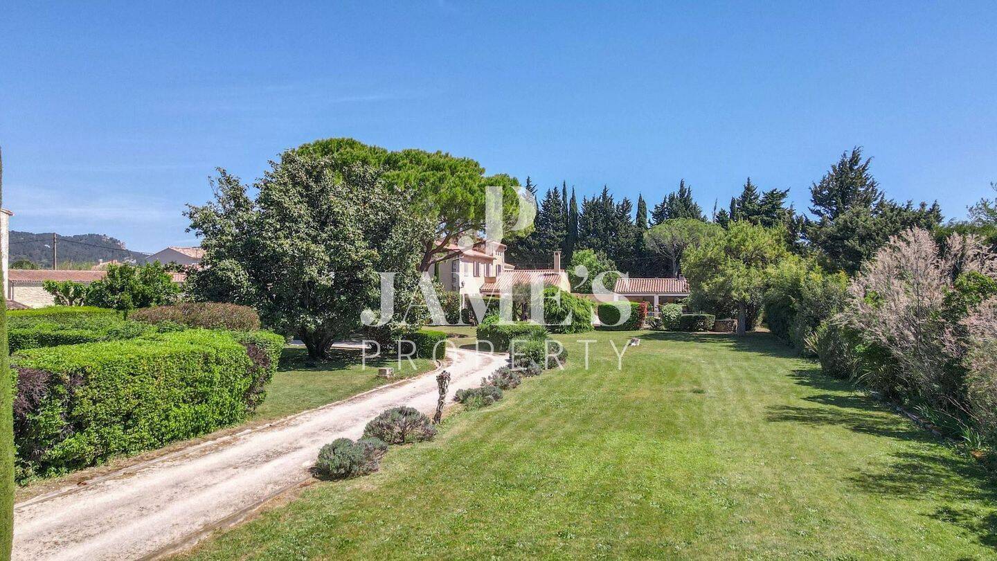 Maison à vendre, 300m², FONTVIEILLE