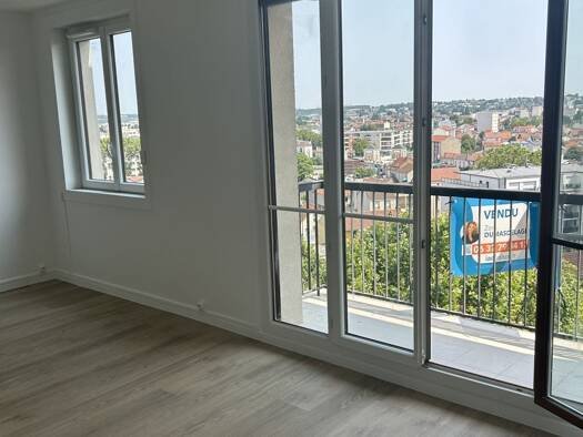 Appartement à vendre 225 000 € 5 pièces 3 chambres 77,1 m² Étage 9/10 Noue Caillet-Terre Saint Blaise-Les Mérisiers Bondy 93140
