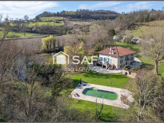 Demeure à vendre 535 000 € 9 pièces 6 chambres 343 m² 31 990 m² de terrain Bazens 47130