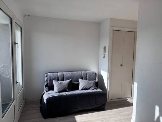 Appartement à louer 470 € 1 pièce 18 m² 3ème étage Calais 62100