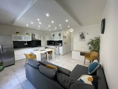 Appartement à louer 911 € 2 pièces 1 chambre 41,7 m² Étage 1/20 Centre Ancien-Cros-Lotins Eguilles 13510