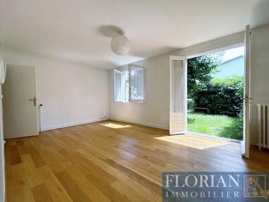 Maison à louer 1 715 € 4 pièces 3 chambres 72 m² 290 m² de terrain Antony 92160