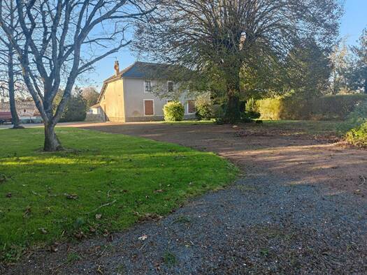 Maison à vendre 85 600 € 3 pièces 2 chambres 120 m² 2 000 m² de terrain Saint Vincent la Chatre 79500