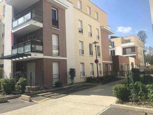 Appartement à louer 875 € 2 pièces 1 chambre 46 m² 2ème étage Centre Ville Mennecy 91540