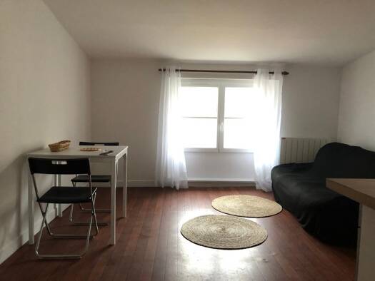 Appartement à louer 570 € 2 pièces 1 chambre 38,5 m² 2ème étage Centre Ville Nord Rochefort 17300