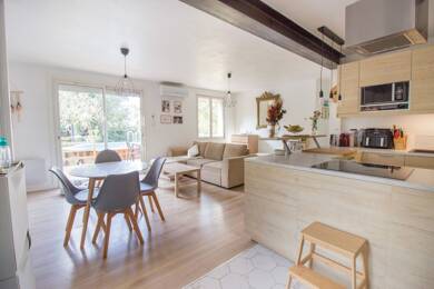 Maison de plain-pied à vendre 395 000 € 3 pièces 2 chambres 70 m² 1 175 m² de terrain La Seyne sur Mer 83500