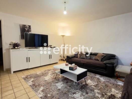 Immeuble à vendre 215 000 € 190 m² Est Le Péage-de-Roussillon 38550