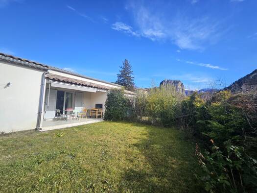 Maison jumelée à vendre - Première occupation 330 000 € 4 pièces 2 chambres 88 m² 440 m² de terrain Castellane 04120