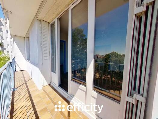 Appartement à vendre 174 000 € 4 pièces 3 chambres 72 m² 3ème étage Centre Meyzieu 69330
