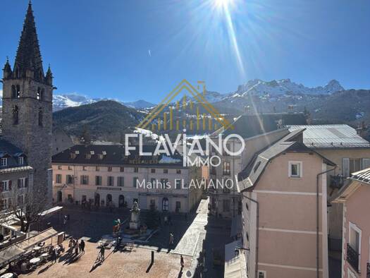 Appartement à vendre 199 000 € 3 pièces 2 chambres 84,8 m² Étage 4/5 Barcelonnette 04400