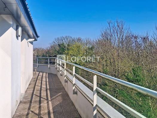 Appartement à louer 1 399 € 3 pièces 2 chambres 62 m² Étage 3/3 Le Fosse Bazin Thiais 94320