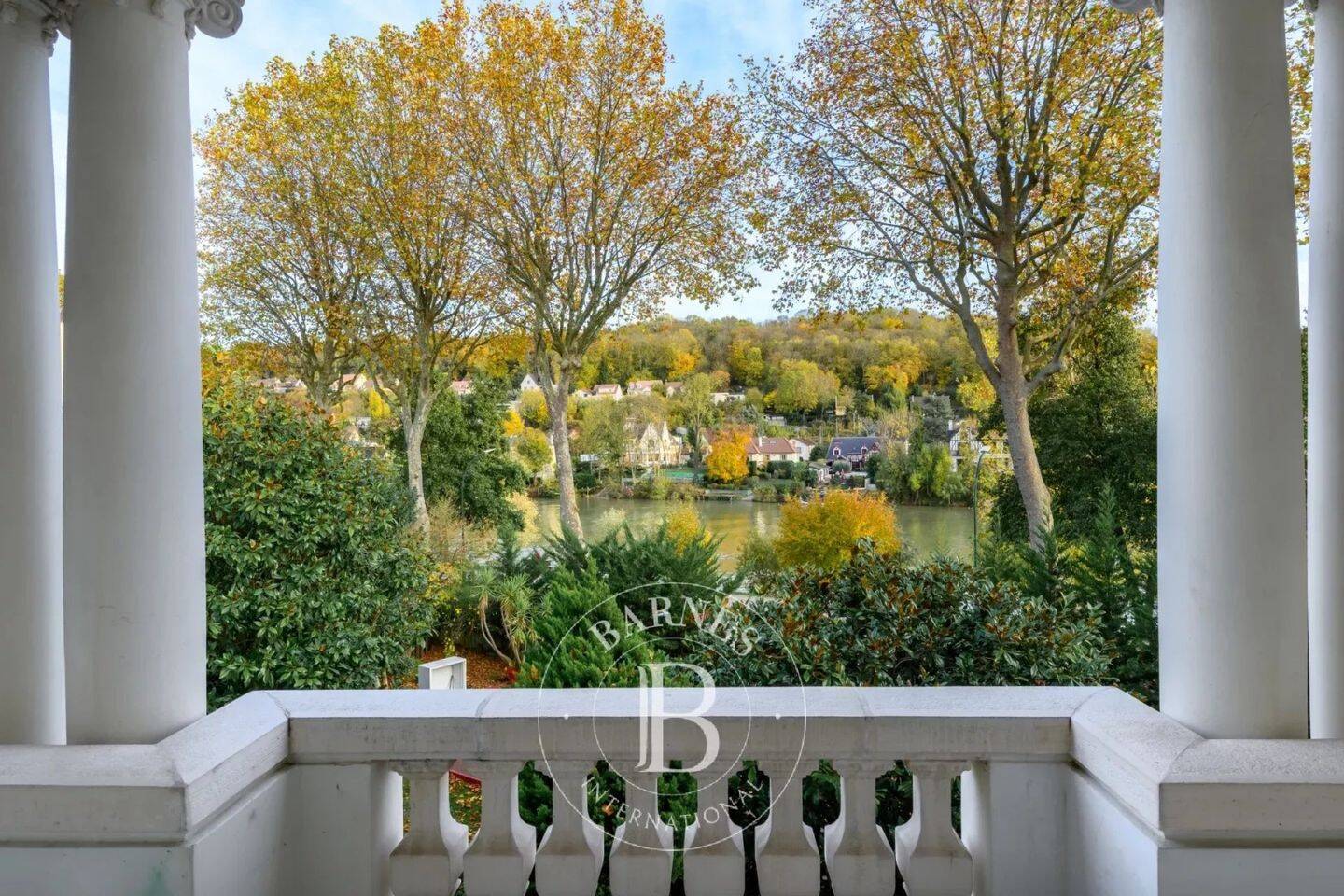 Maison à vendre, 610m², SAINT MAUR DES FOSSES
