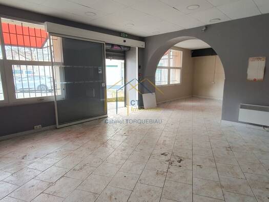 Local commercial à louer 1 400 € 127 m² de surface de vente Gignac 34150