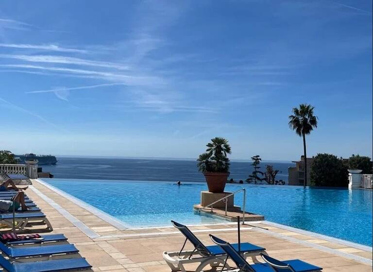 Duplex à vendre 351 300 € 3 pièces 2<br/>chambres 37,6 m²<br/>superficie Dernier étage, 2/2<br/>étage Pierre Longue Cannes 06400
