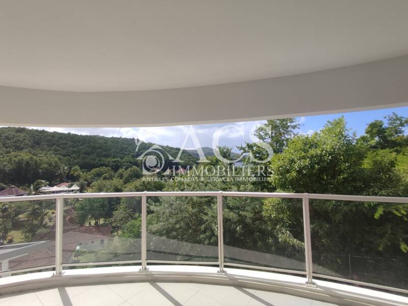 Maison à louer, 89m², LES TROIS ILETS