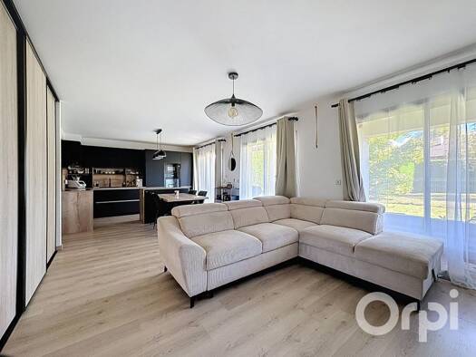 Appartement à vendre 332 000 € 3 pièces 2 chambres 64,3 m² RDC/2 Nord Reignier-Ésery 74930