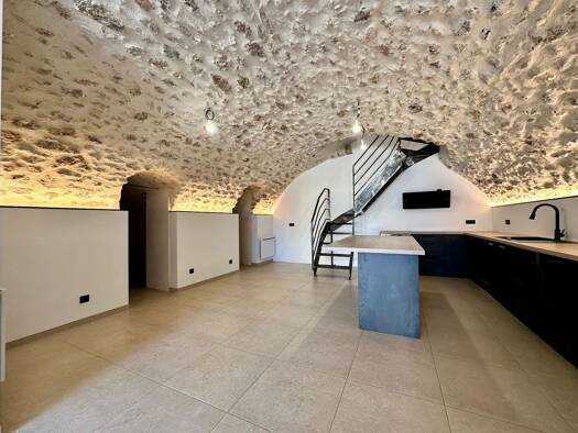 Duplex à vendre 230 000 € 3 pièces 2 chambres 100 m² RDC/2 Forges-les-Bains 91470