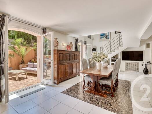 Maison à vendre 1 205 000 € 6 pièces 5 chambres 204 m² 200 m² de terrain Hyères 83400