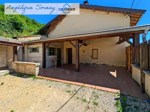 Maison à vendre 120 000 € 5 pièces 3 chambres 103 m² 229 m² de terrain Montrevel 39320