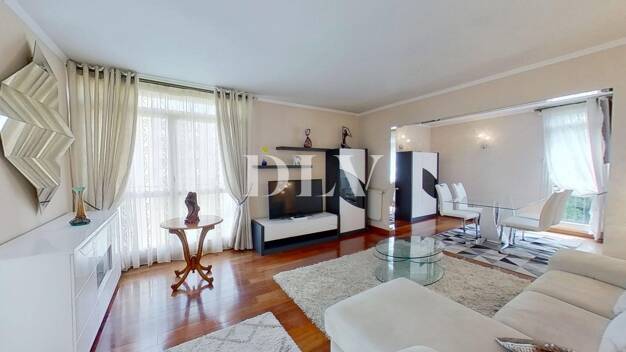 Appartement à vendre 255 000 € 6 pièces 4 chambres 128 m² Dernier étage, Étage 2/2 Est Avon 77210