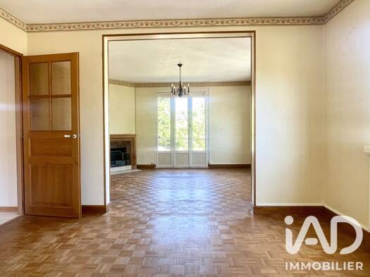 Maison à vendre 235 000 € 5 pièces 2 chambres 102 m² 580 m² de terrain Ouest-Corne de Cerf-Guignegault Orléans 45100