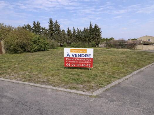 Terrain constructible viabilisé à vendre 228 000 € 886 m² de terrain Basses Ferrailles-Jas Cavaillon 84300