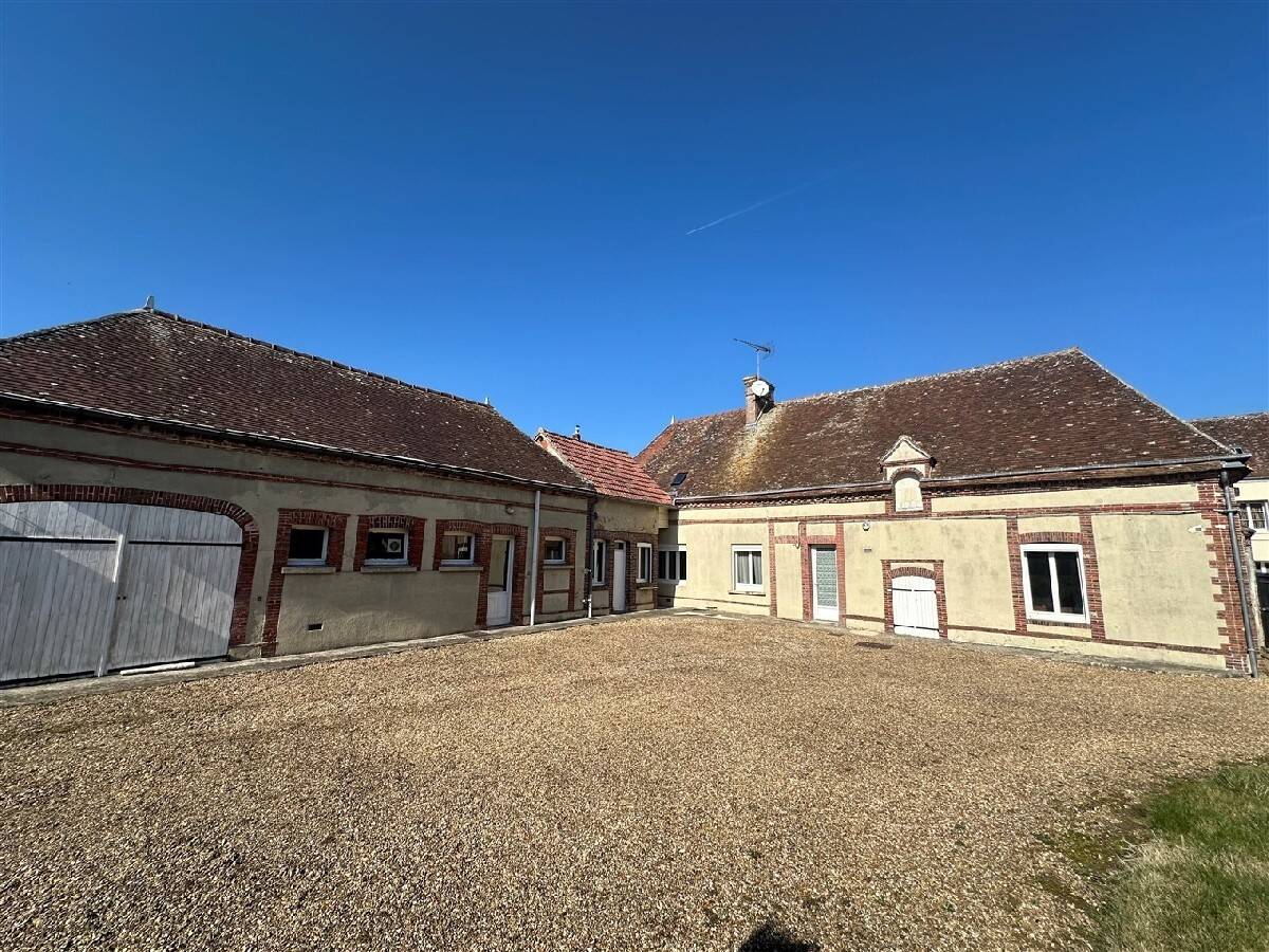 Maison à vendre, 120m², TREMBLAY LES VILLAGES