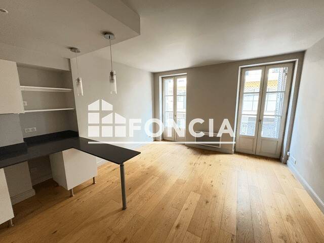 Maison à louer, 39m², HYERES