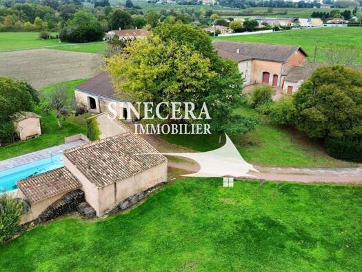 Villa à vendre 1 190 000 € 12 pièces 6 chambres 520 m² 80 000 m² de terrain Cars 33390