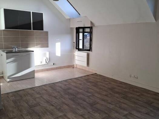 Duplex à louer 660 € 2 pièces 1 chambre 41,5 m² 3ème étage Nord Ouest La Ferté-sous-Jouarre 77260