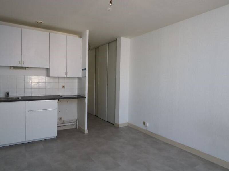 Maison à louer, 22m², MARSEILLE 6E