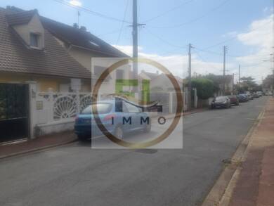 Appartement à louer 700 € 1 pièce 21,1 m² RDC/1 Centre Ville Acheres 78260