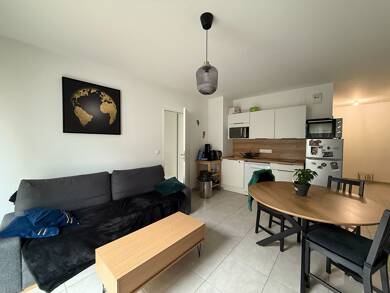 Appartement à louer 635 € 2 pièces 1 chambre 45 m² Étage 1/4 Gare Nord et Ouest Charleville Mezieres 08000