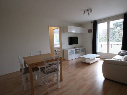 Appartement à louer 960 € 2 pièces 1 chambre Étage 1/2 Chevry Centre Gif-sur-Yvette 91190