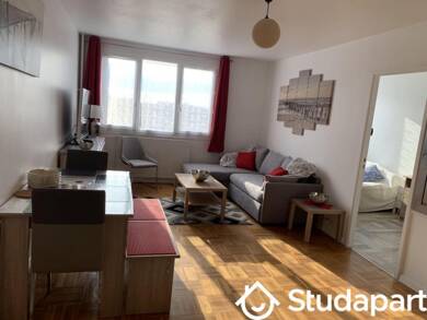 Appartement à louer 650 € 1 pièce 4 chambres 9 m² 4ème étage Delaunay Belleville Saint-Denis 93200