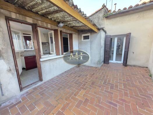 Maison à vendre 259 000 € 4 pièces 3 chambres 121 m² Saint-Mitre-les-Remparts 13920