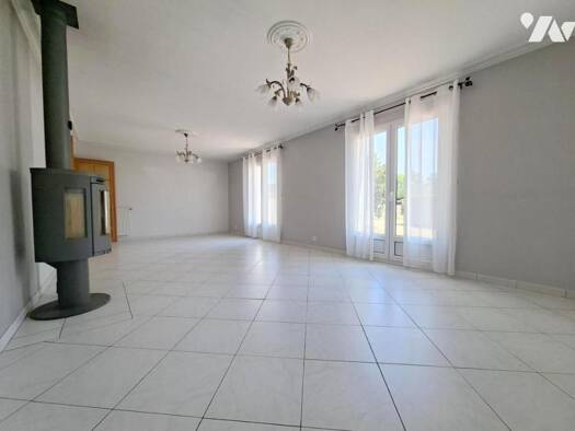 Maison de plain-pied à vendre 322 090 € 4 pièces 2 chambres 87 m² 794 m² de terrain Sainte-Luce-sur-Loire 44980