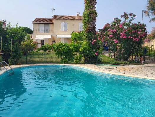 Maison à vendre 349 000 € 8 pièces 6 chambres 177 m² 1 070 m² de terrain Zone Nord Est Urbaine Tarascon 13150