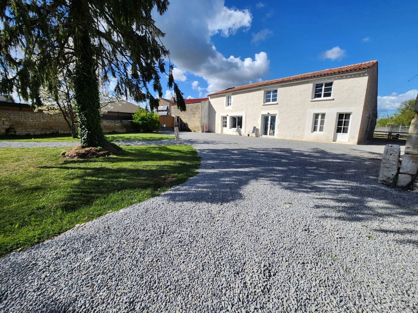 Maison à vendre, 180m², SAINTE GEMME LA PLAINE