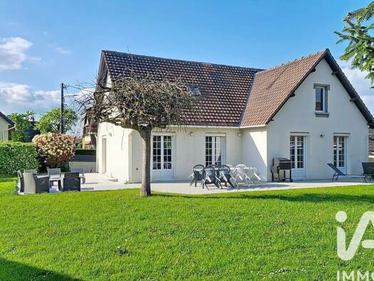 Maison à vendre 320 000 € 6 pièces 3 chambres 132 m² 907 m² de terrain Equipements Publics Caudebec-lès-Elbeuf 76320