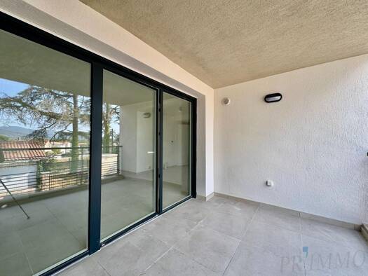 Appartement à vendre 231 000 € 3 pièces 2 chambres 67,8 m² RDC/3 Sud RN Puget-sur-Argens 83480