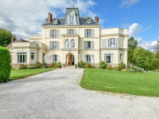 Maison à vendre 1 940 000 € 23 pièces 13 chambres 700 m² 27 000 m² de terrain Nogent-Cassan L'Isle-Adam 95290