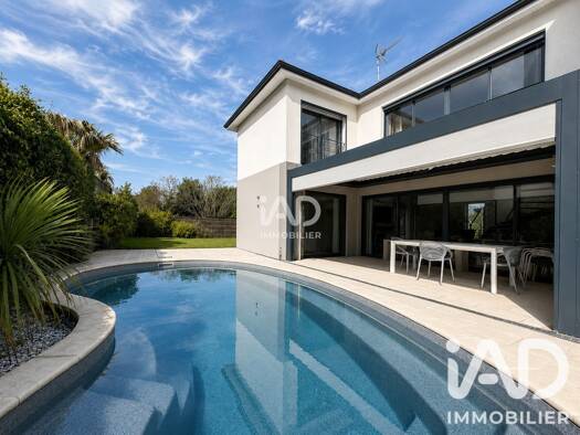 Maison à vendre 639 000 € 6 pièces 4 chambres 165 m² 640 m² de terrain Hastignan-Picot Saint-Médard-en-Jalles 33160