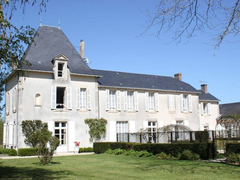 Maison à vendre, 417m², MOUTIERS LES MAUXFAITS