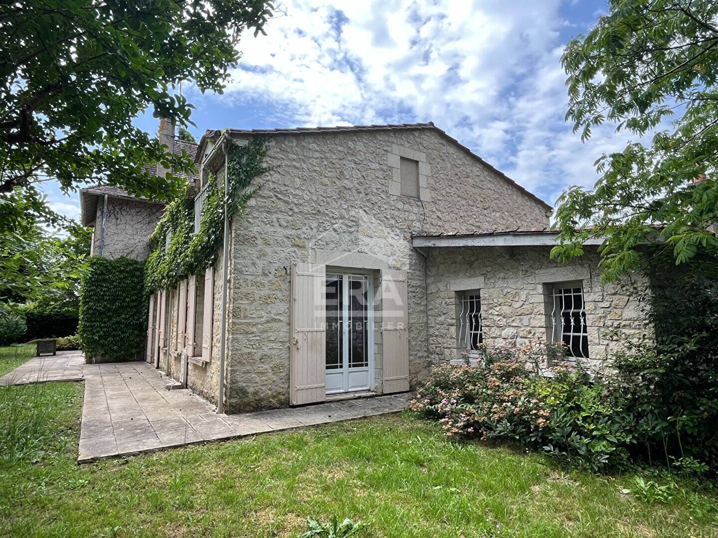 Maison à vendre, 204m², PORT SAINTE FOY ET PONCHAPT