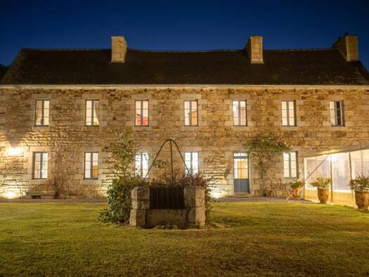Demeure à vendre 1 190 000 € 17 pièces 12 chambres 630 m² 17 000 m² de terrain Penvénan 22710