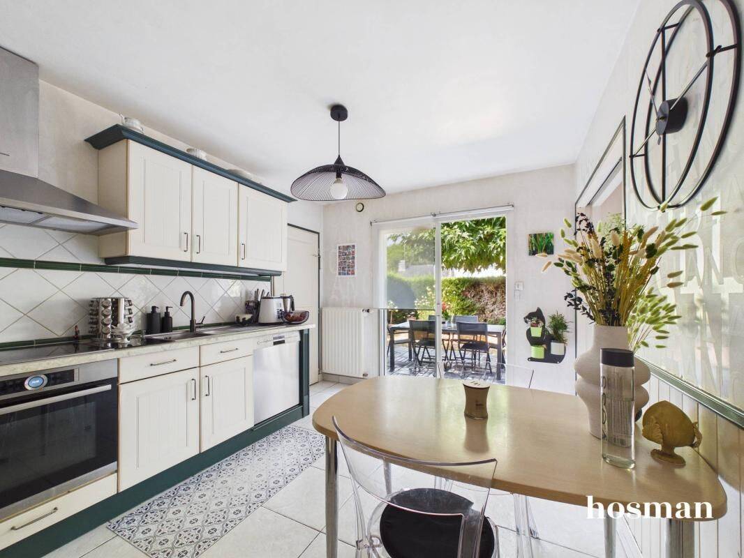 Maison de 135m² avec 4 chambres, jardin paysagé et garage - Beau — 7