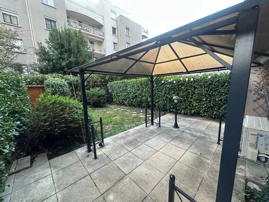 Appartement à louer 750 € 2 pièces 1 chambre 45 m² RDC/8 Allies-Clos d'Or Grenoble 38100
