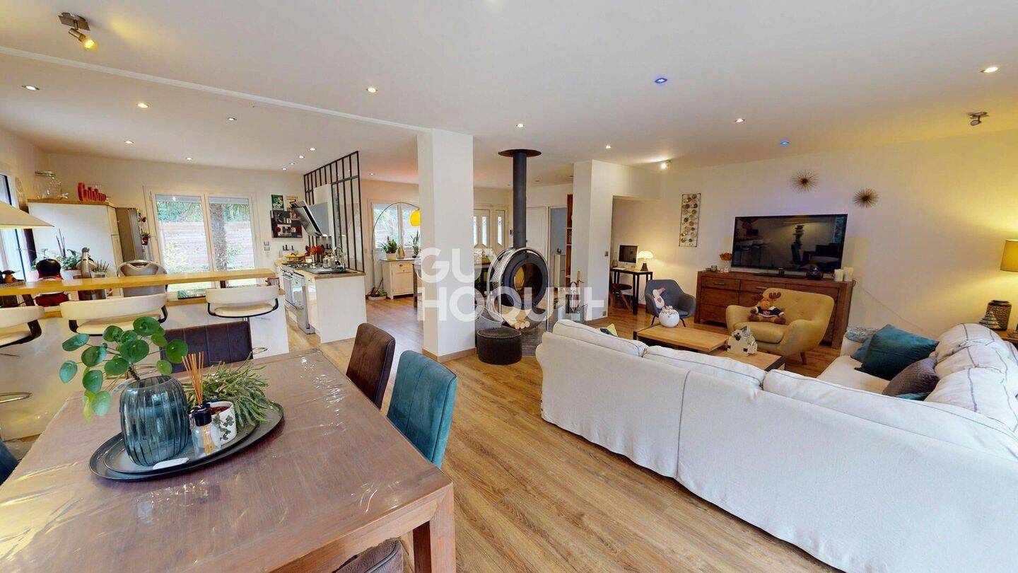 Maison à vendre, 206m², FORGES LES BAINS