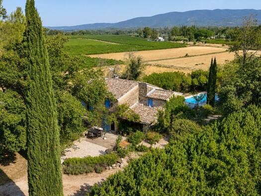 Ferme à vendre 879 750 € 5 pièces 3 chambres 126 m² 3 231 m² de terrain Cucuron 84160